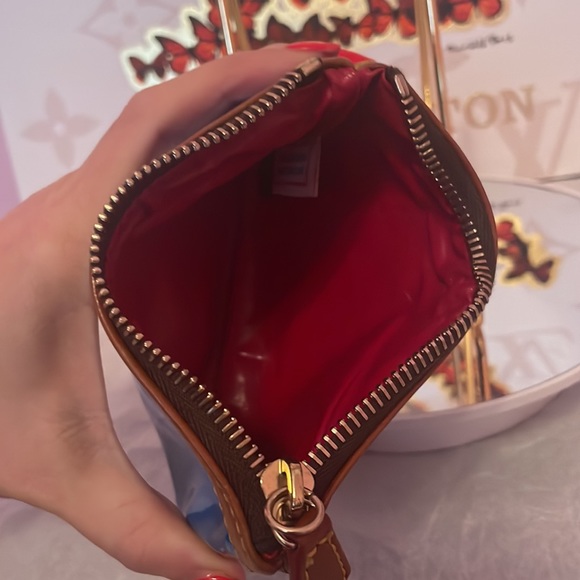 Dooney and Bourke Wallet - Picture 8 of 9